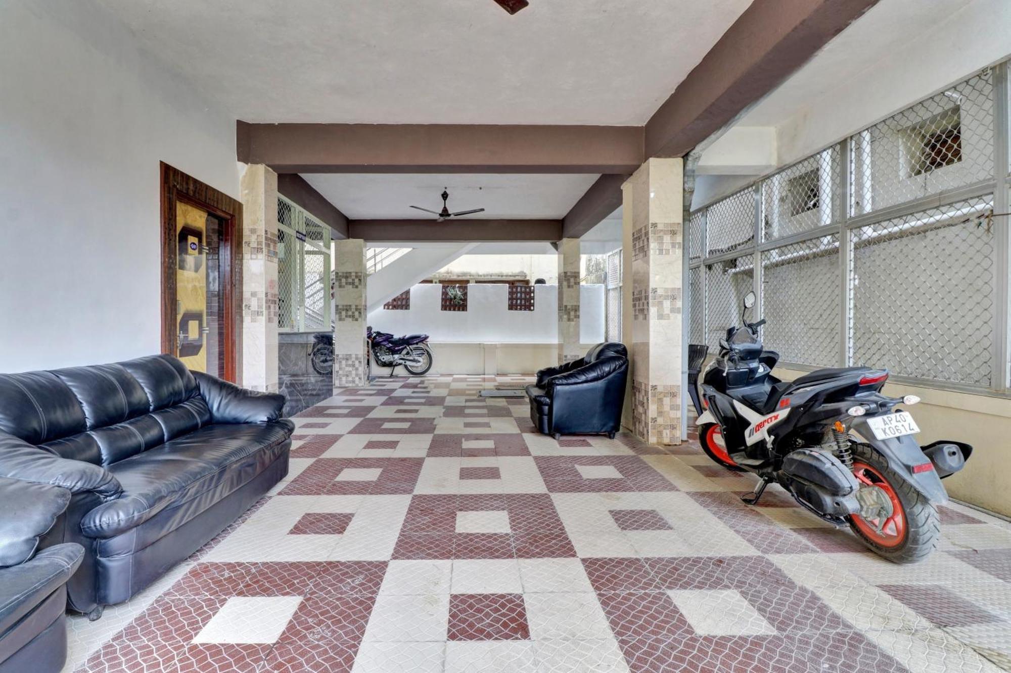 Hotel O Seshadri Homestay Tirupati Exterior foto